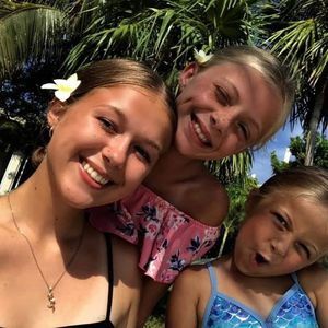 Meet your Posher, Connie